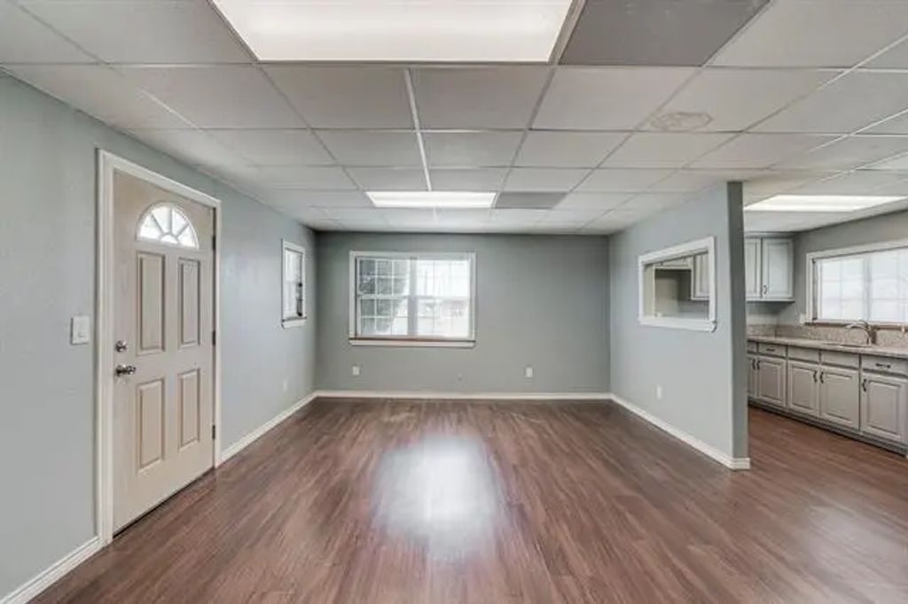 329 N State Highway 342, Red Oak