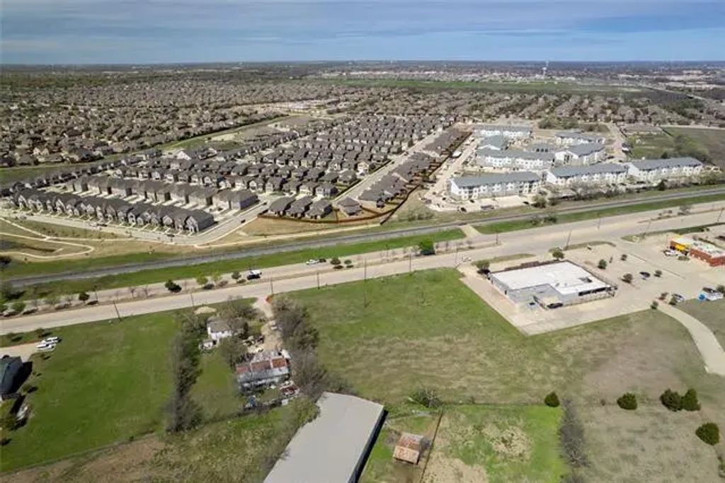 6910 State Hwy 78, Sachse