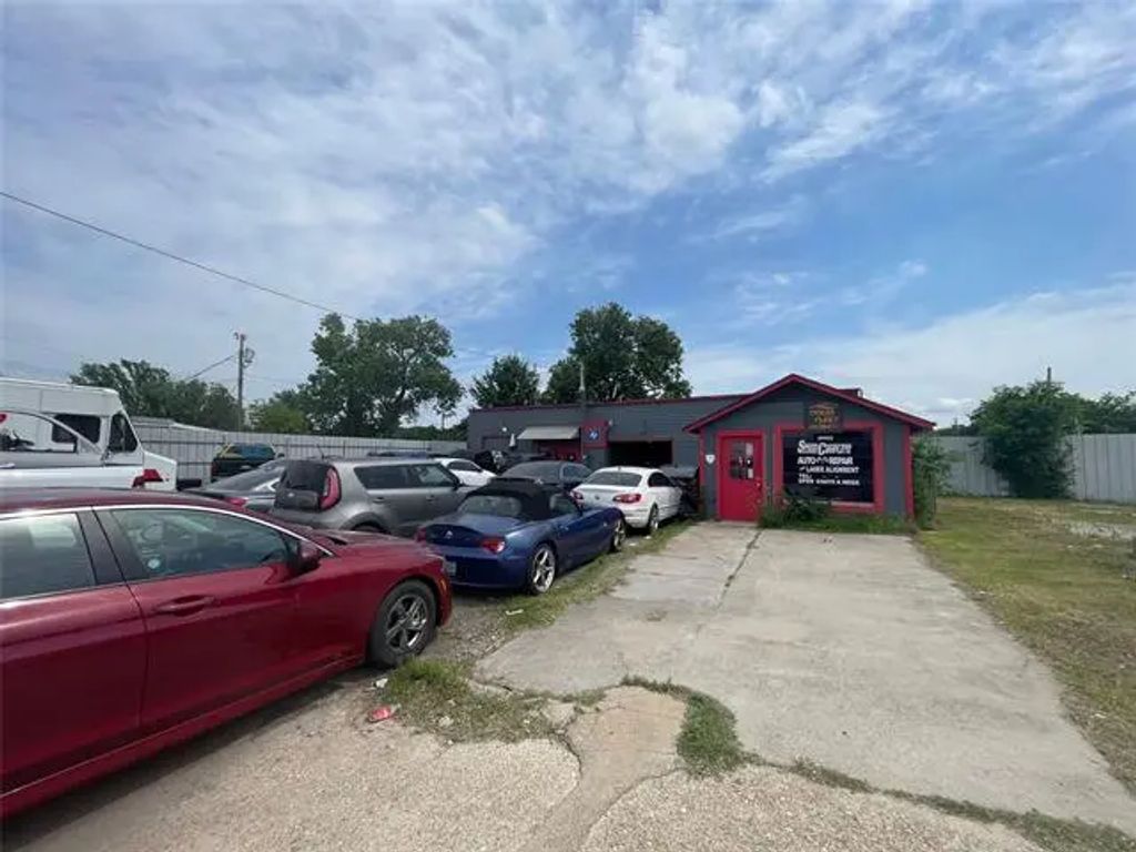 1006 W 6th Street, Irving