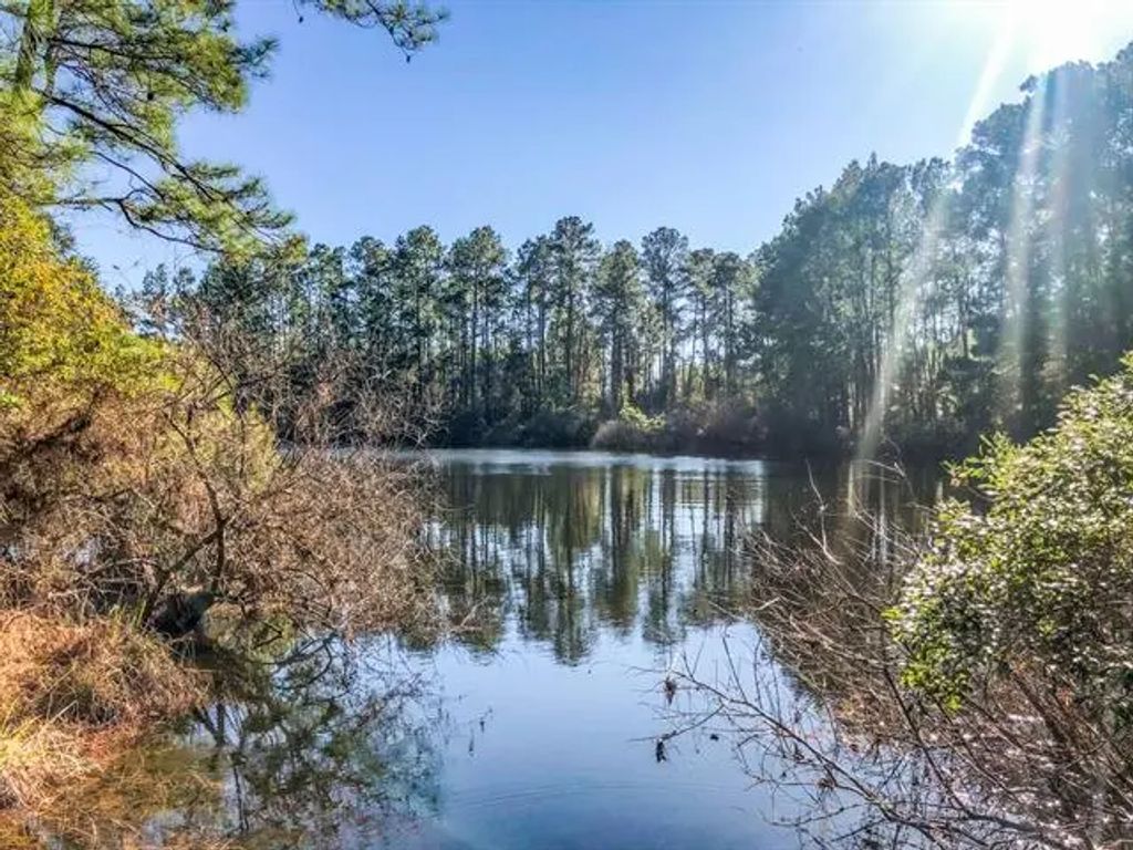 Fm 352, Corrigan