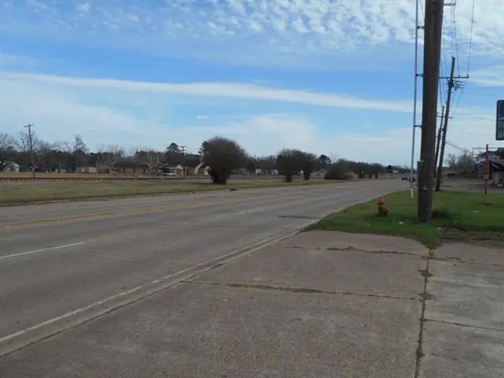 2020 S Arkansas Highway, Springhill