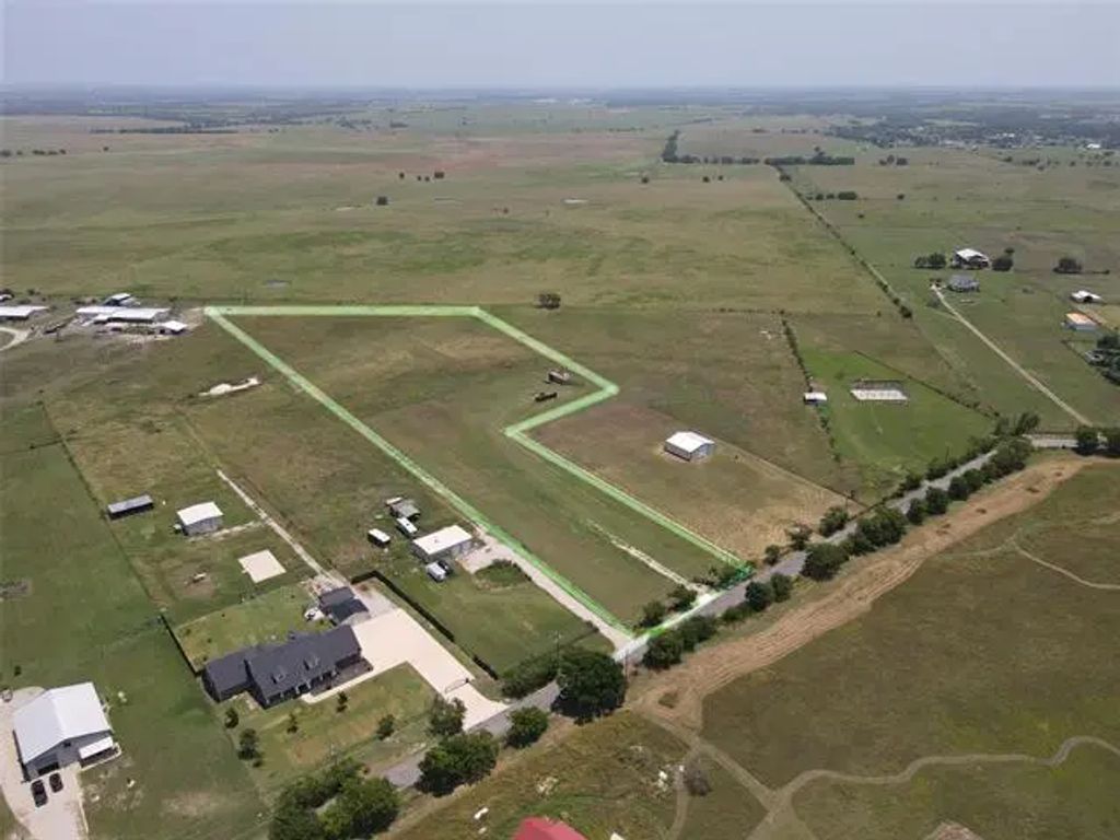 231 Lone Elm, Waxahachie