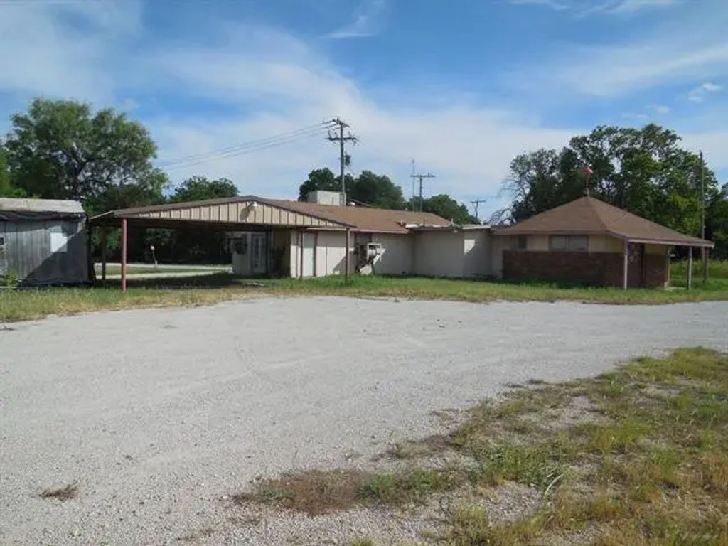 400 E Loop 254, Ranger