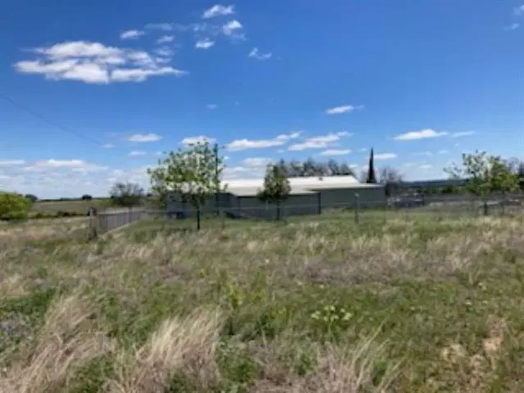 200 County Road 271, Comanche