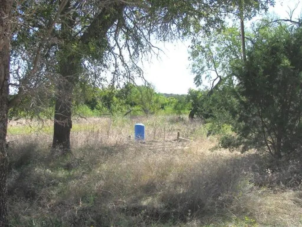 1 County Road 2830 N, Lampasas