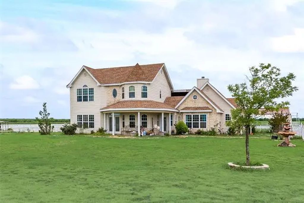 5646 N Us Highway 69, Celeste
