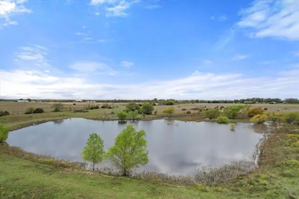 2301 County Road 1224, Cleburne