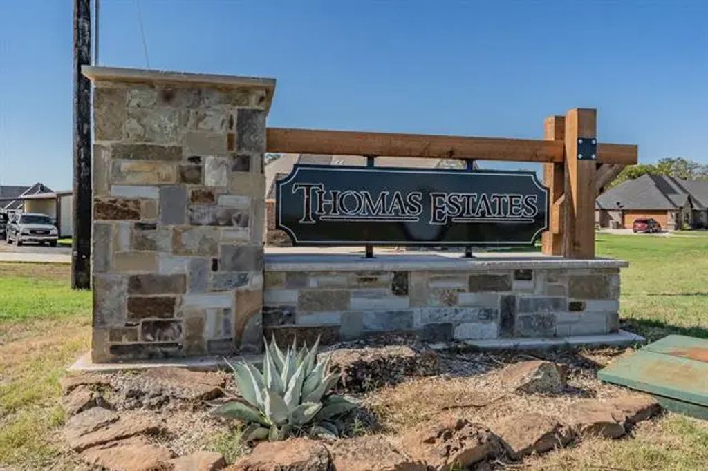 1017 Ronnie Court, Springtown
