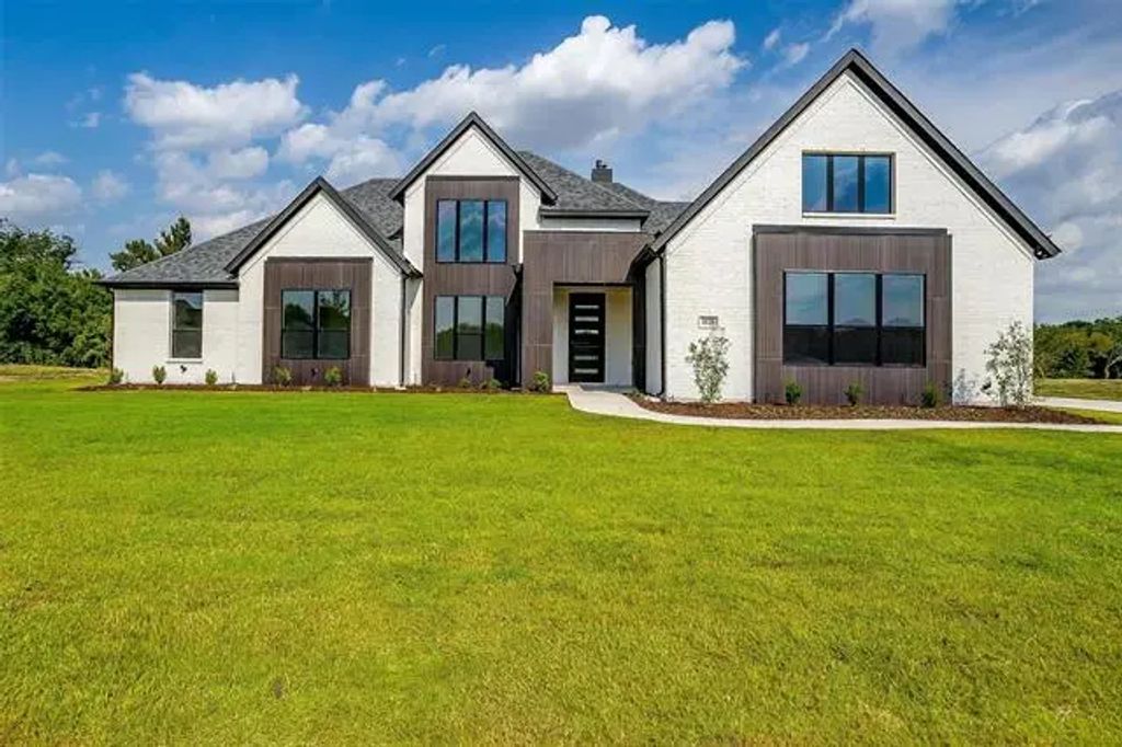 1120 Northern Way, Waxahachie