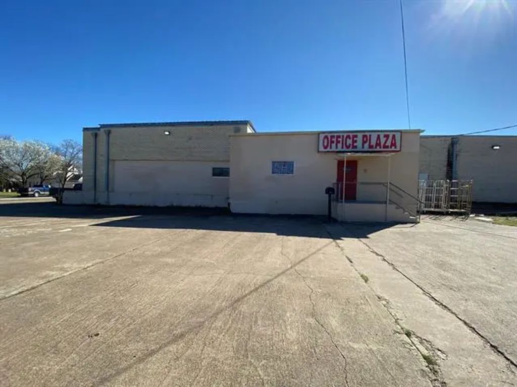 632 N Rockwall Avenue, Terrell