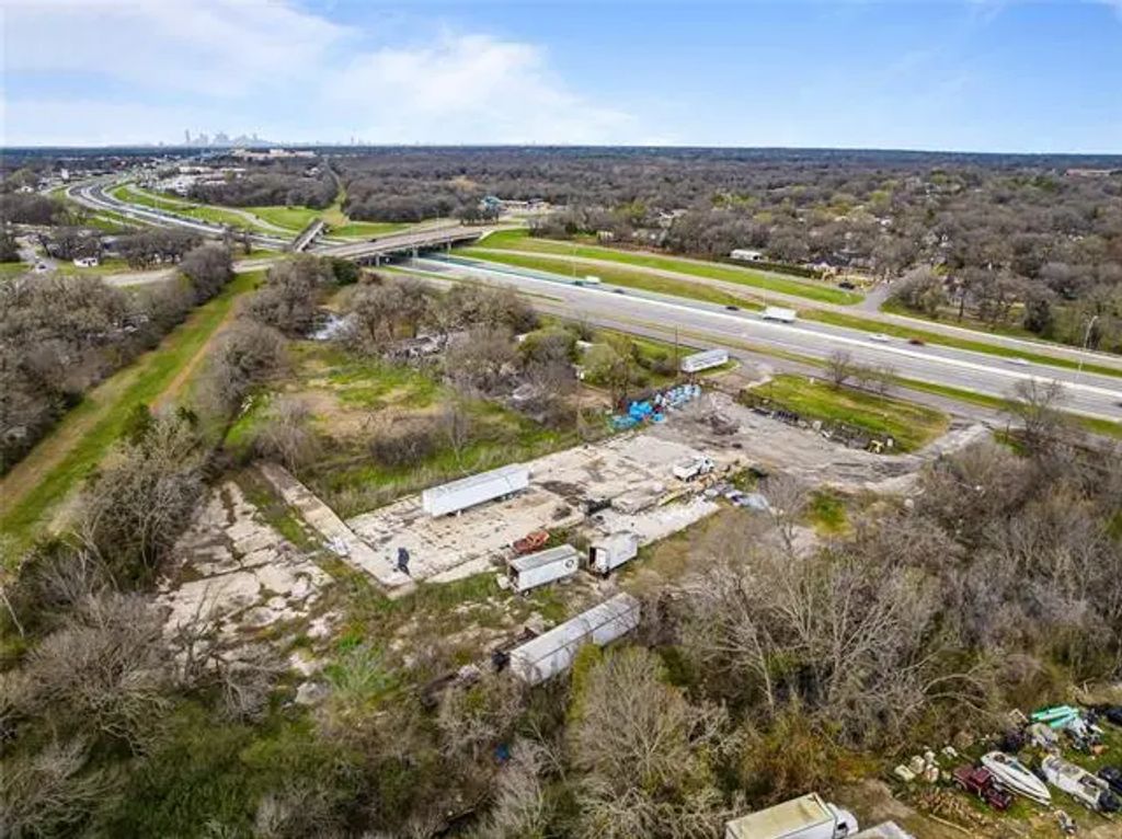 9105 C F Hawn Freeway, Dallas