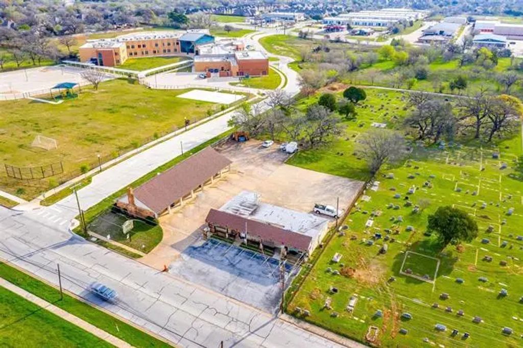 6716 Smithfield Road, North Richland Hills