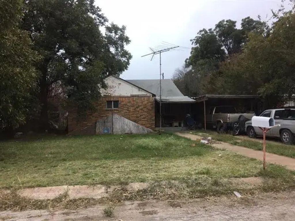 705 W 6th Street, Coleman