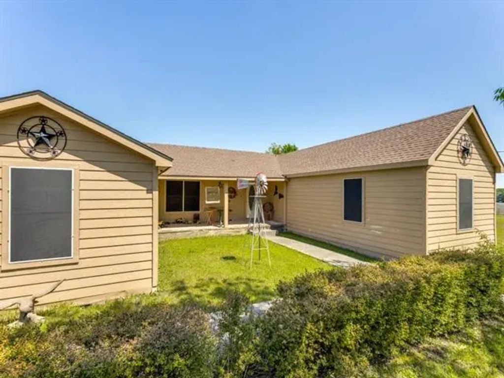 5215 County Road 413, Melissa