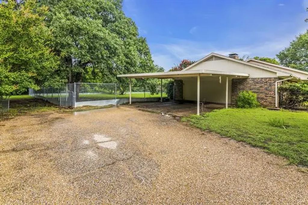 450 Briarwood Drive, Southlake