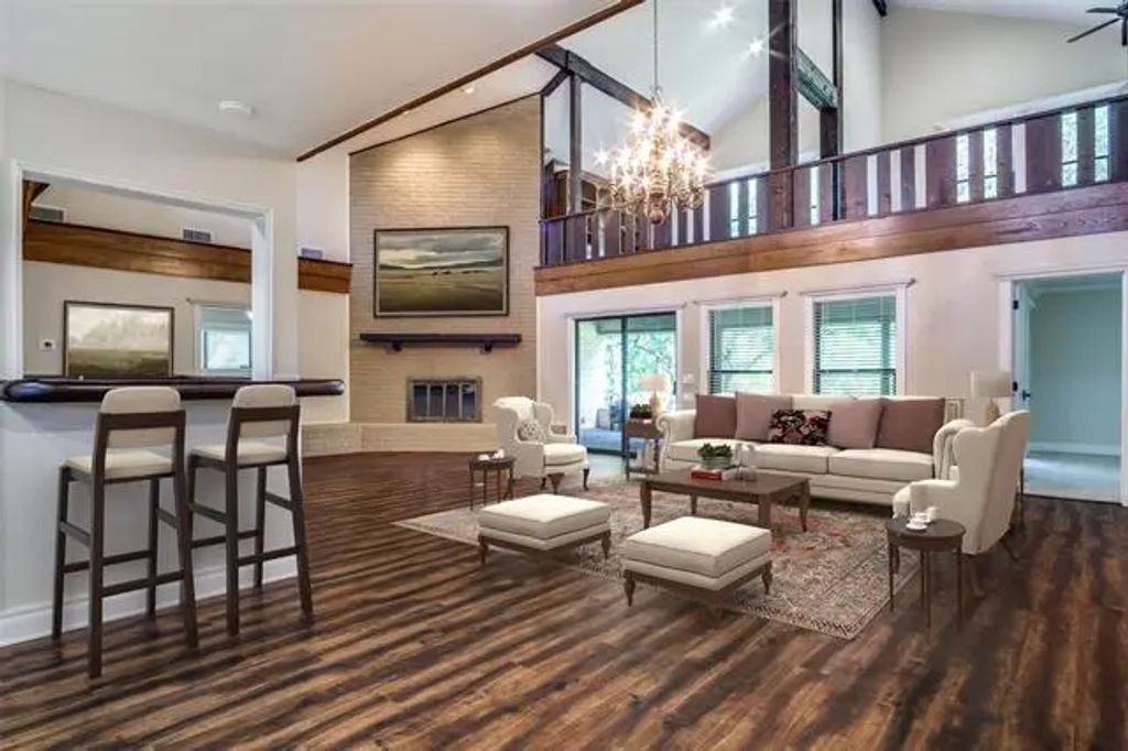313 Lakeview Drive, Runaway Bay