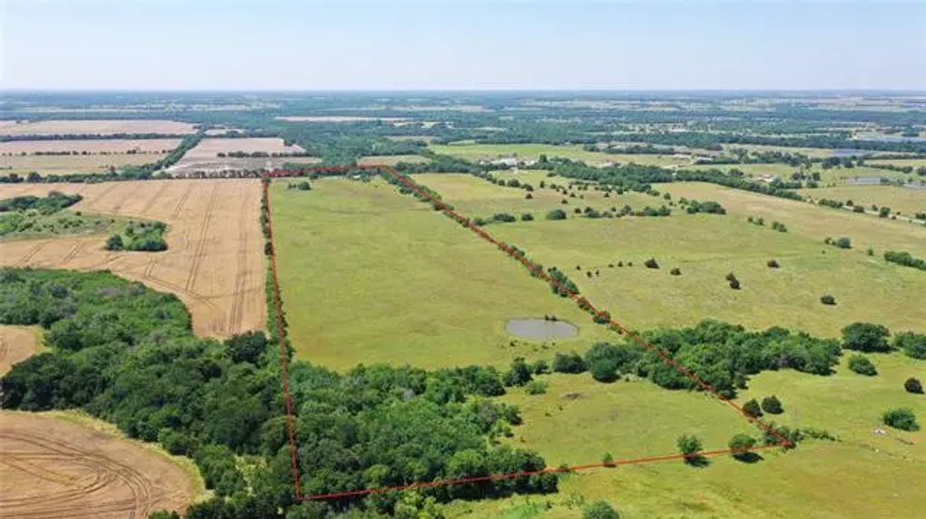2516 County Road 1017, Wolfe City