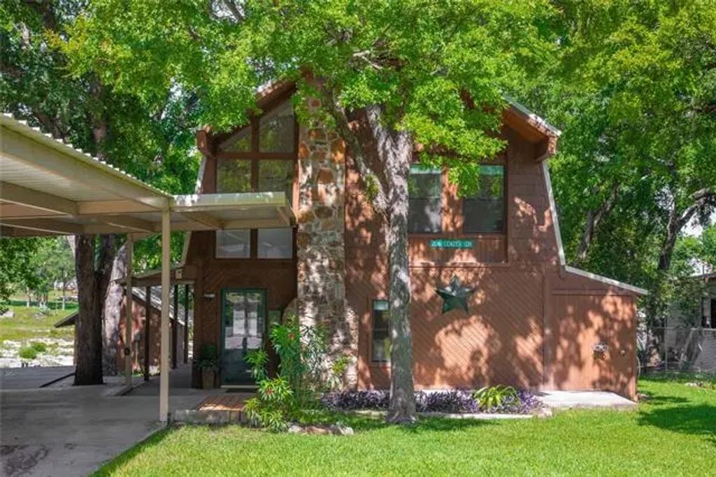 206 Center Drive, Brownwood