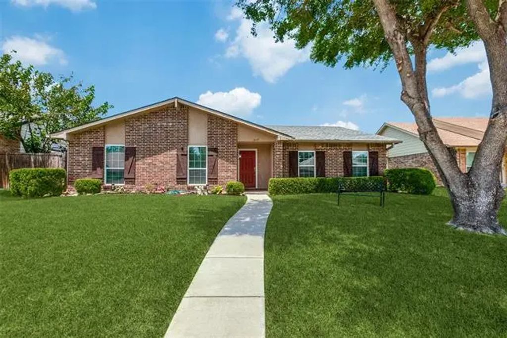 8117 Kensington Drive, Rowlett