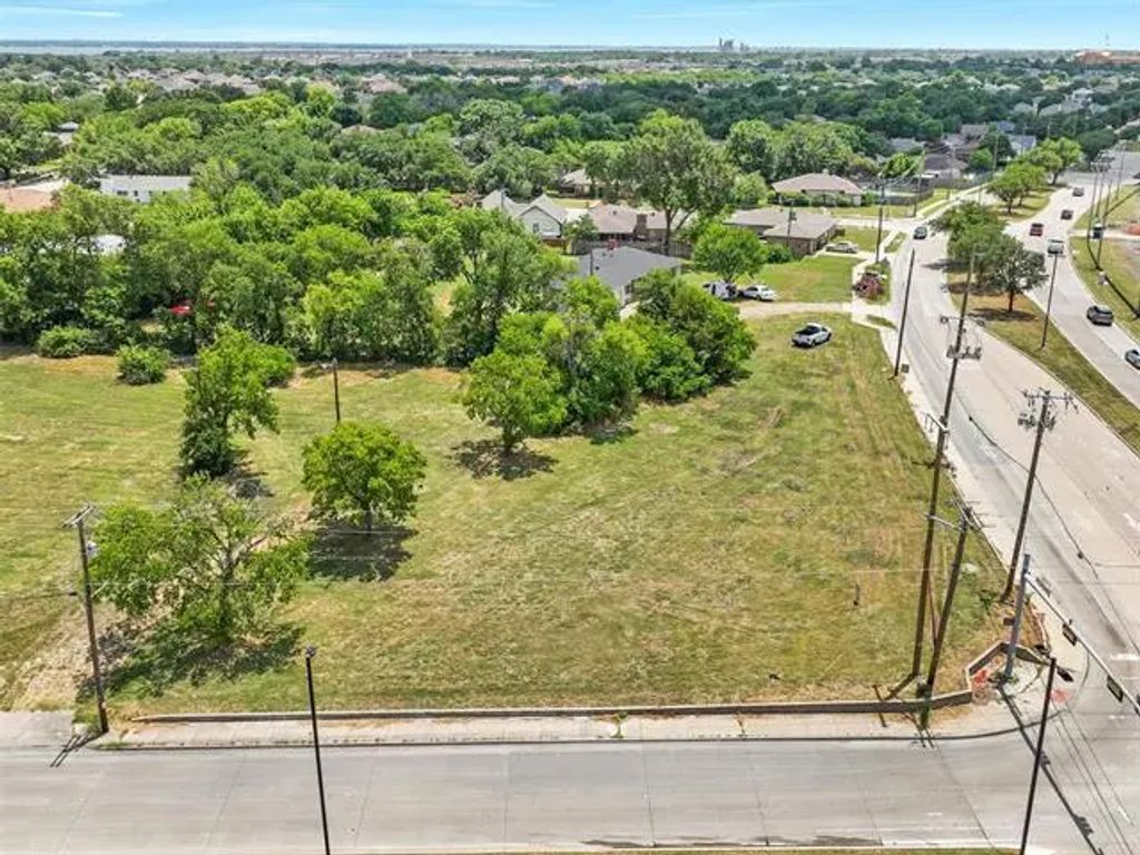 2202 Rowlett Road, Garland