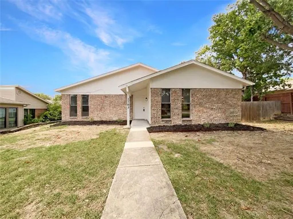 1703 Hartford Drive, Carrollton