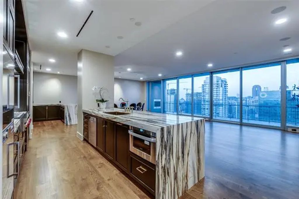 3130 N Harwood Street 2401, Dallas