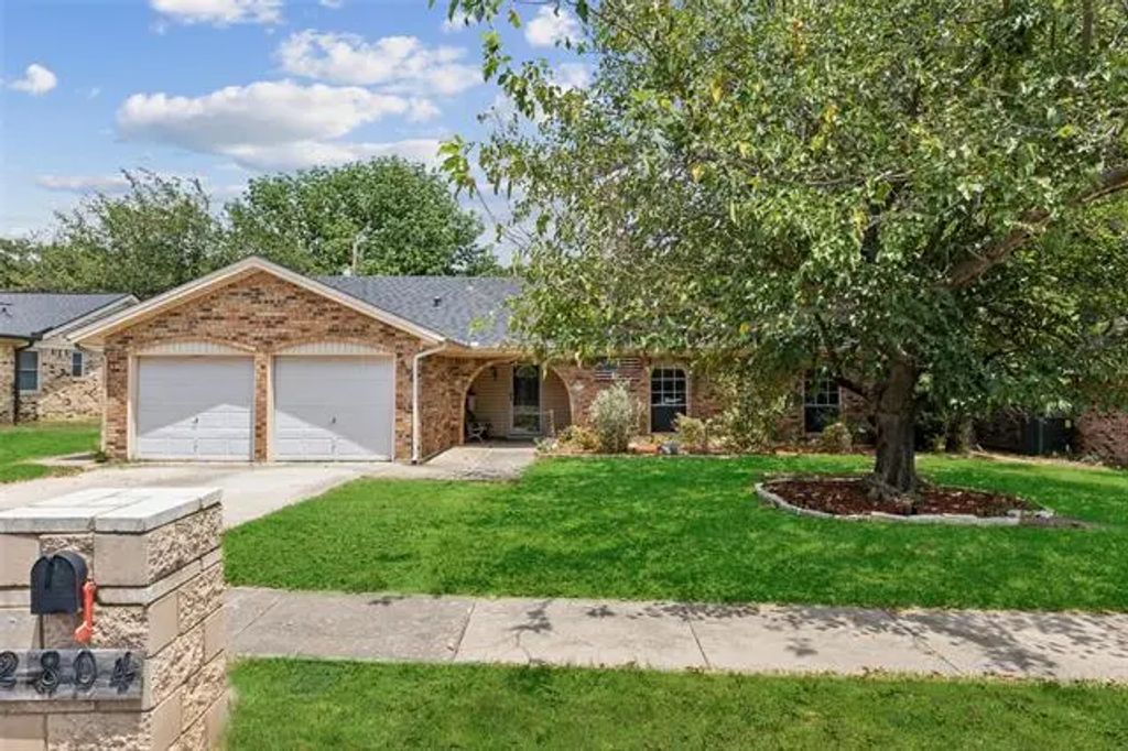 2804 Ridgewood Drive, Hurst