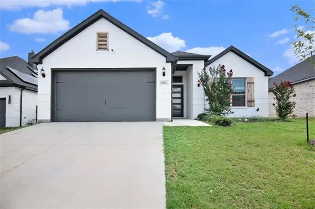6944 Talon Bluff Drive, Fort Worth