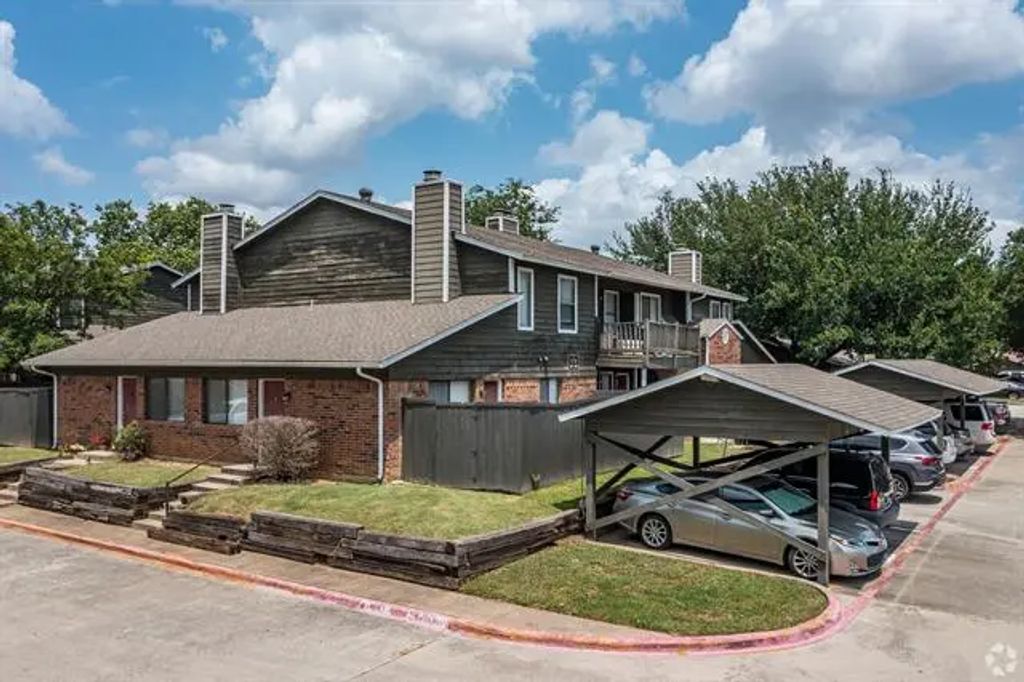 1122 Millview Drive 302, Arlington