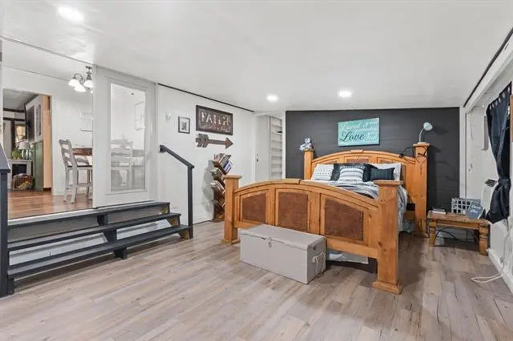408 John Street, Morgan