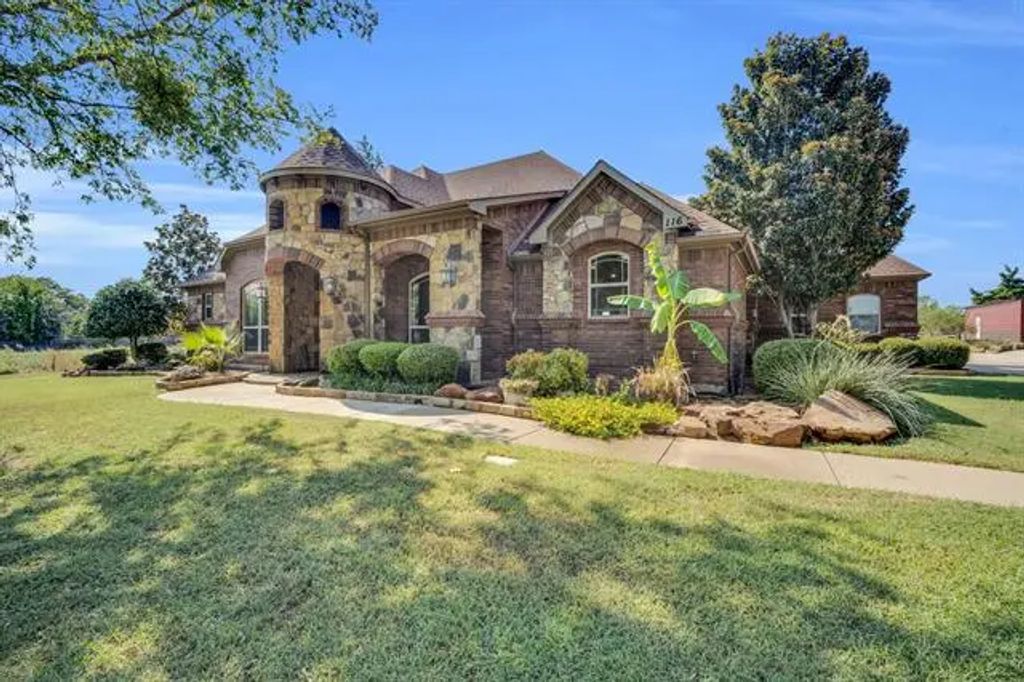 116 Spring Creek Drive, Waxahachie