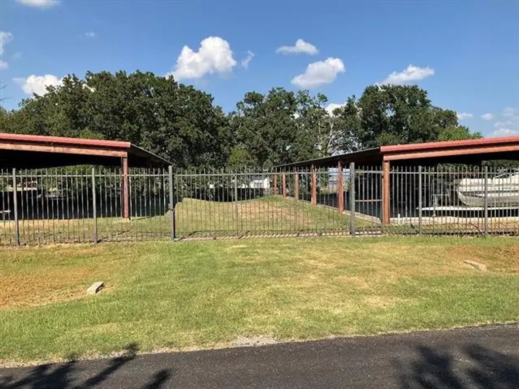 761 Se County Road 3190, Corsicana