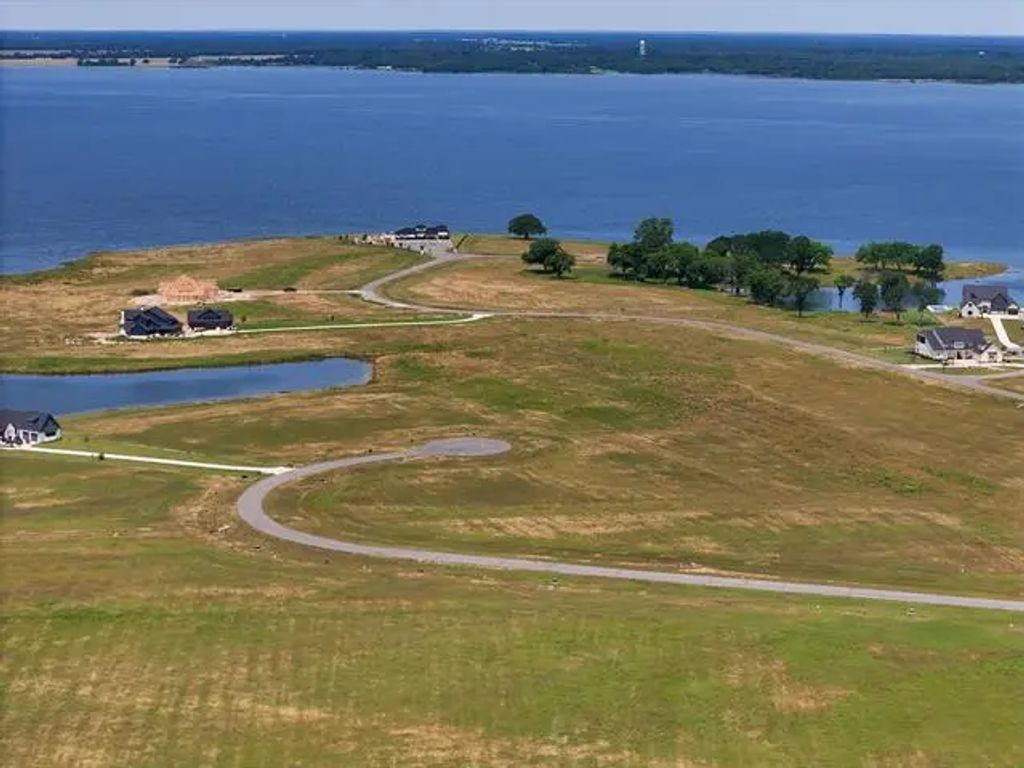 450 Sailview Court, Honey Grove
