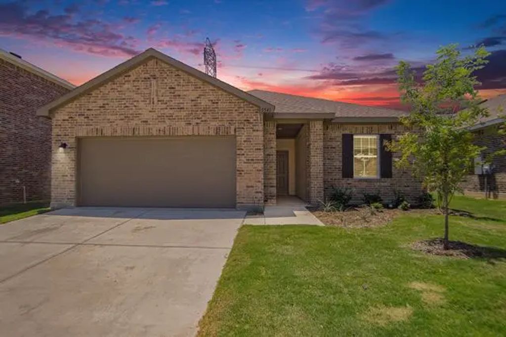 5541 Ladytown Lane, Fort Worth