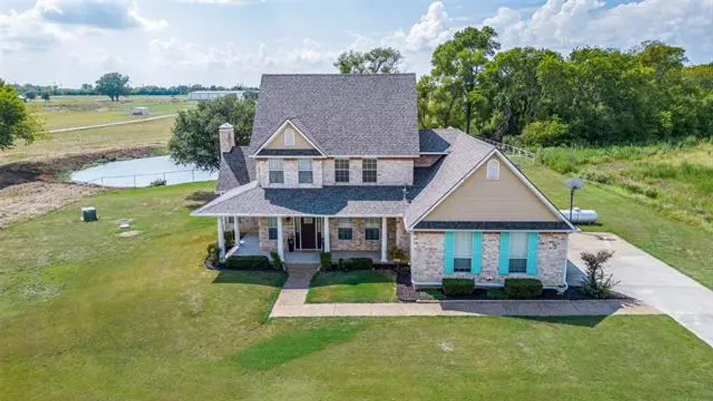 10200 Zipper Road, Pilot Point