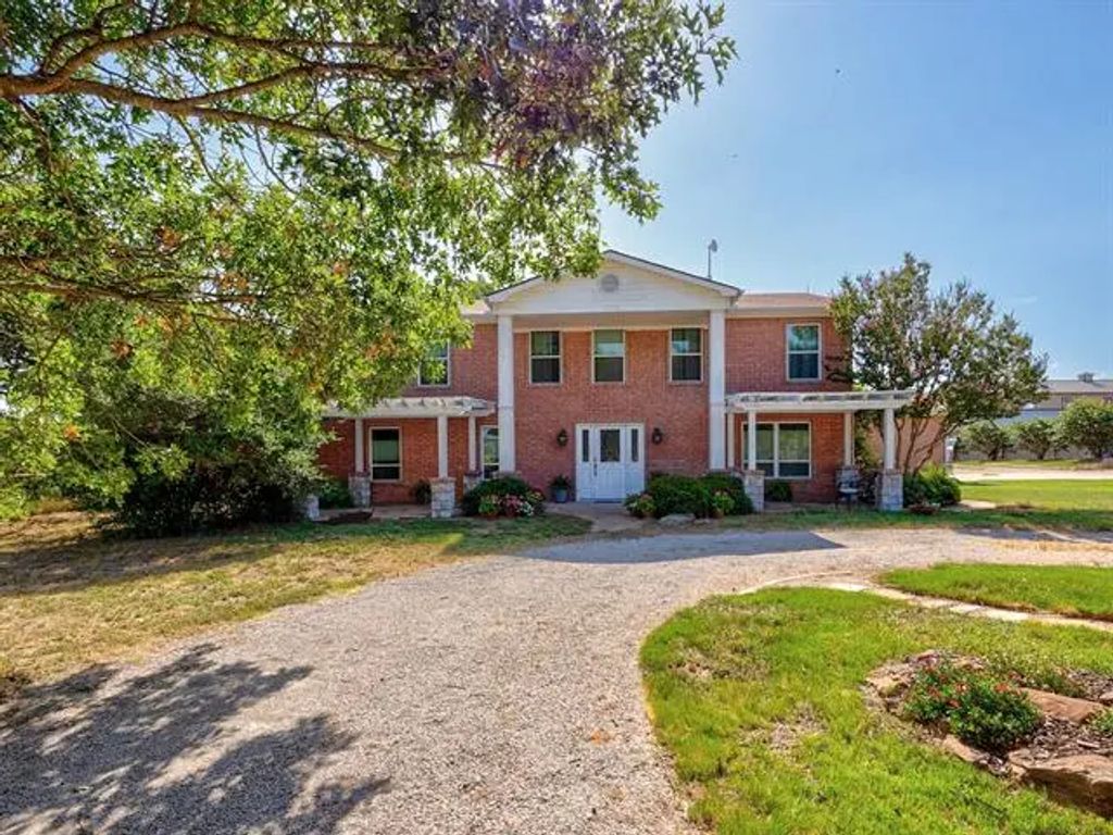 5850 Mineral Wells Highway, Weatherford