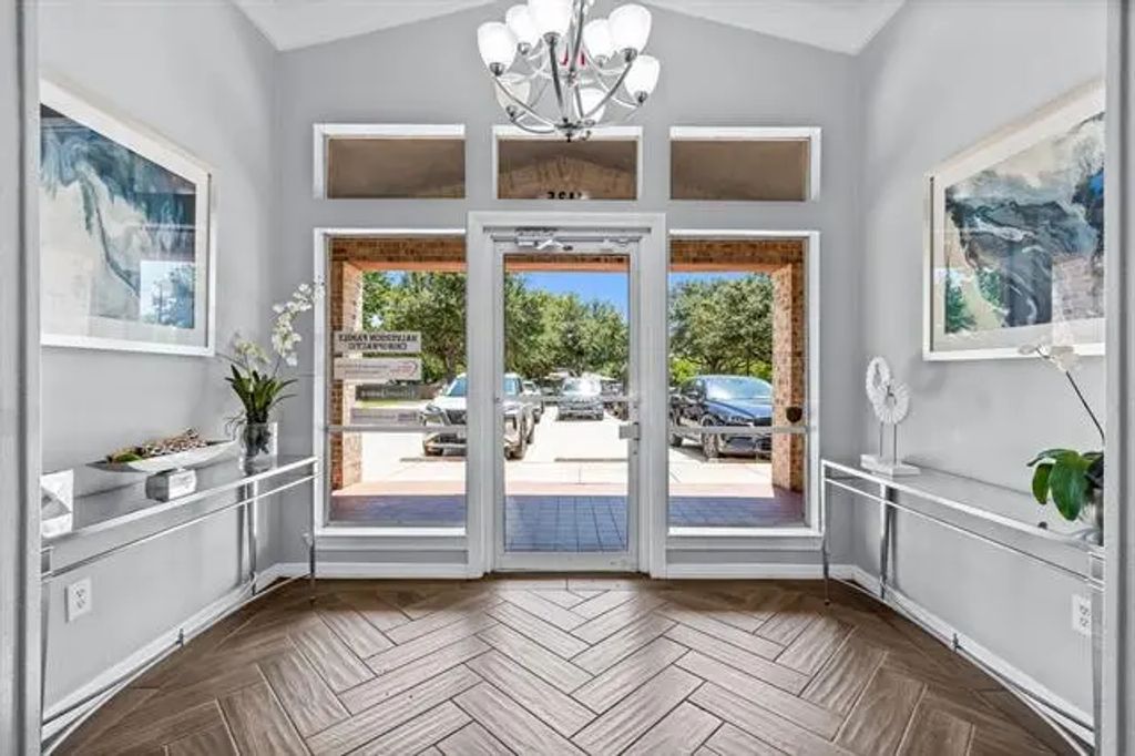 1125 S Ball Street, Grapevine