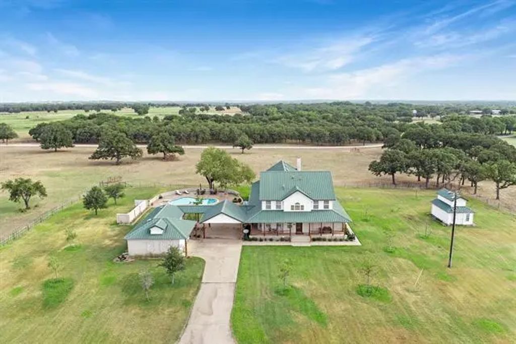 540 Southerland Lane, Weatherford