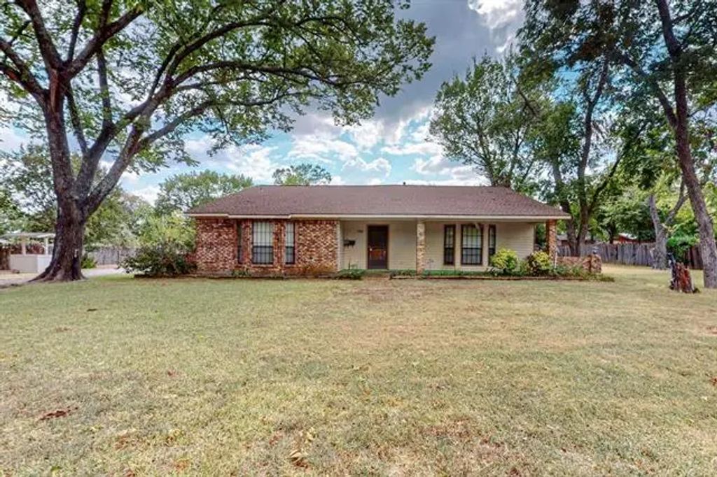 725 N Kaufman Street, Seagoville