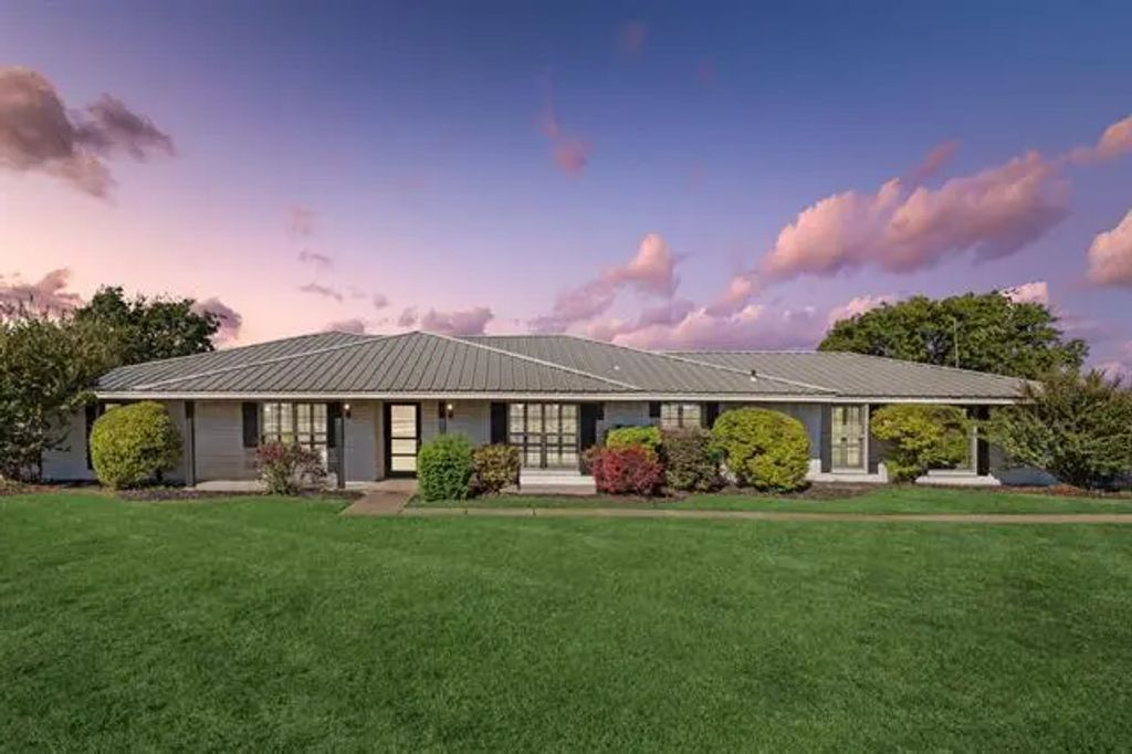 3611 Hogge Drive, Parker