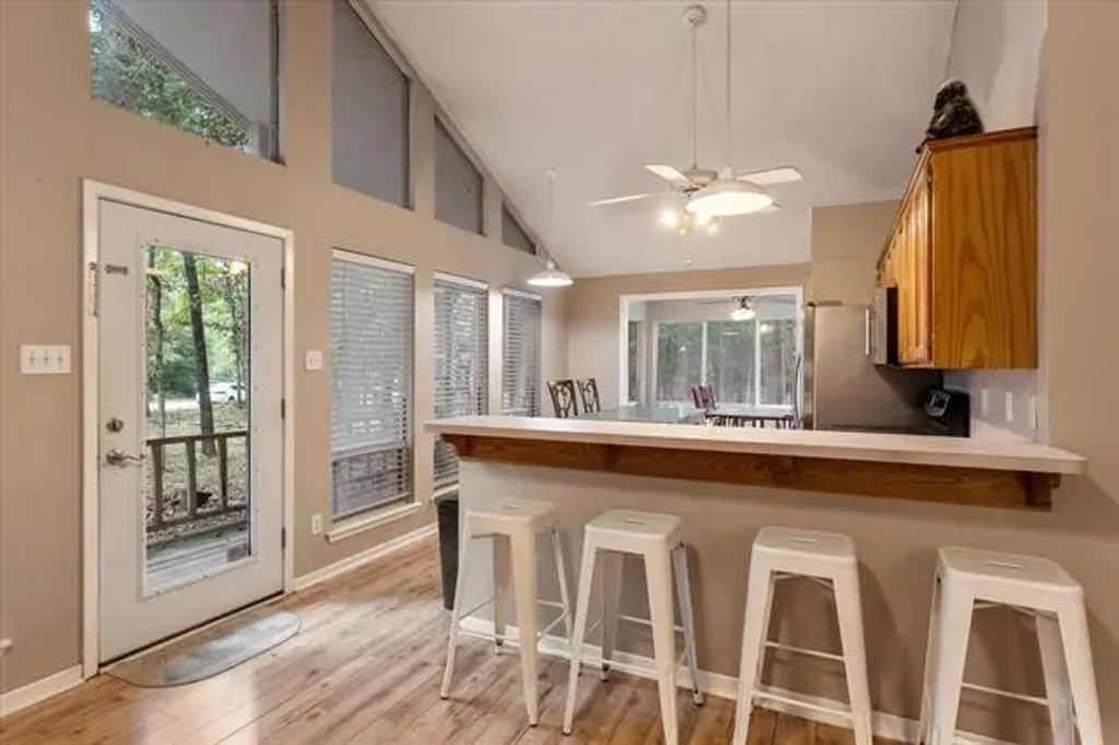 177 Woodfern Glen, Holly Lake Ranch