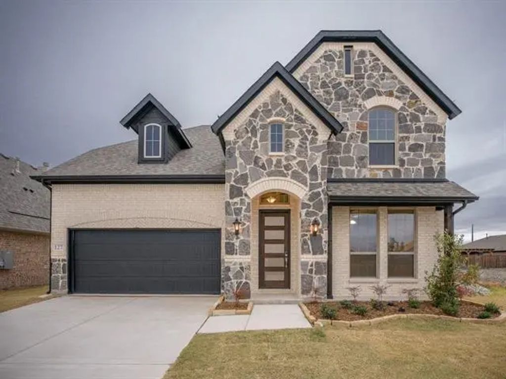 127 Winterwood Drive, Lavon
