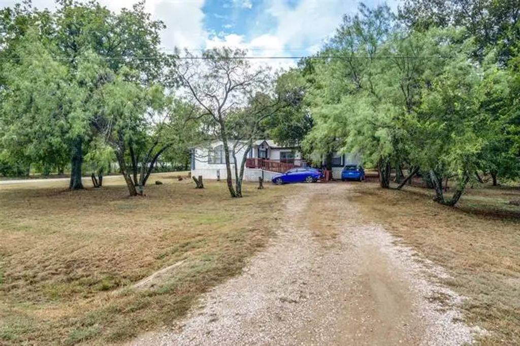 2401 Gills Crossing Court, Alvarado