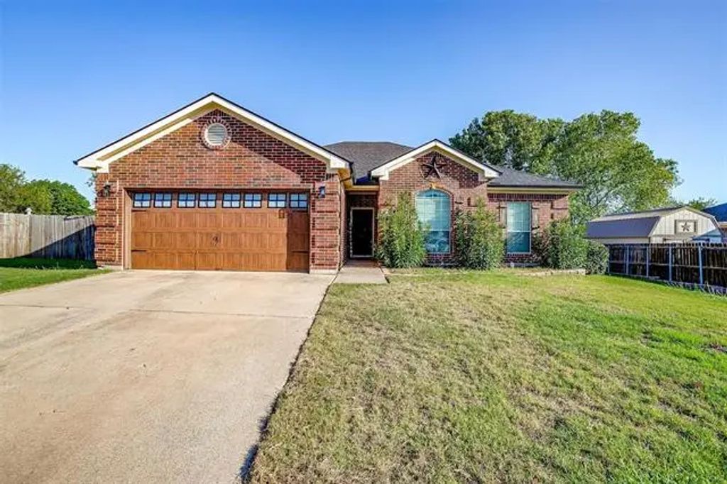 2122 Deerwood Court, Weatherford