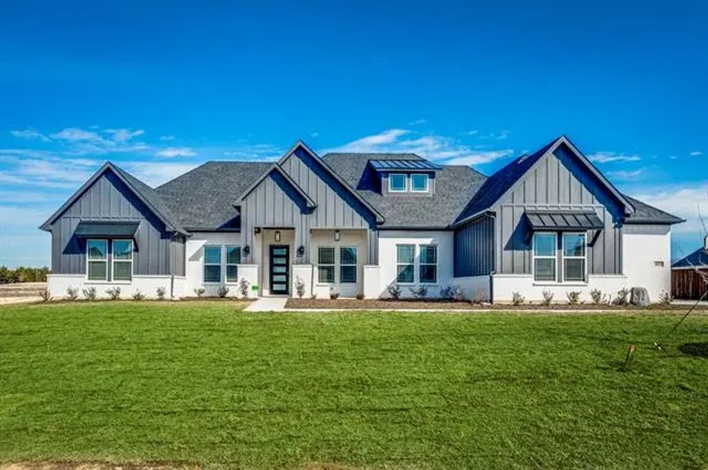 4025 Lagos Drive, Midlothian