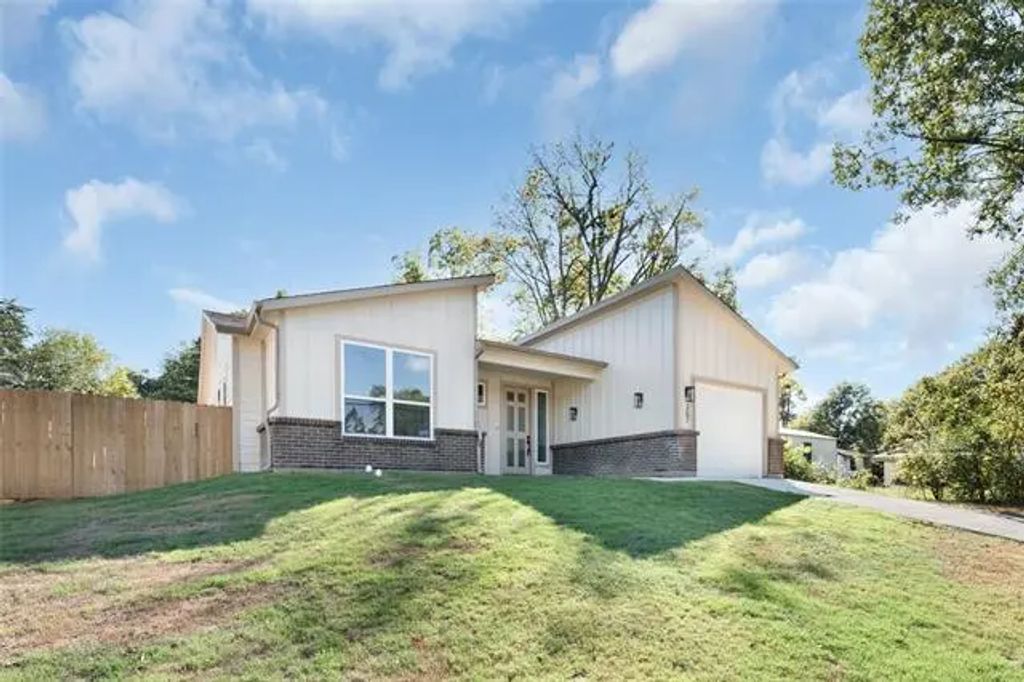 307 W Beckham Street, Sulphur Springs