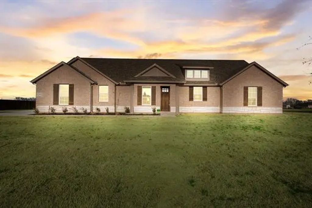 2605 Witness Tree Road, Oak Ridge