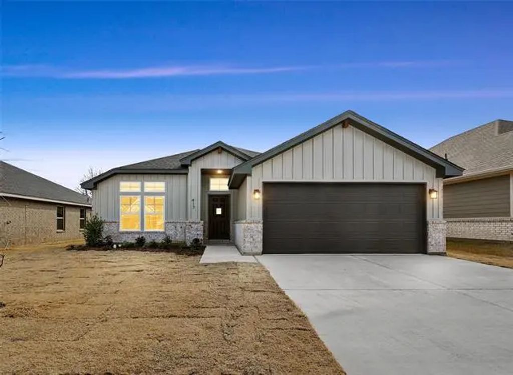417 Rose Avenue, Cleburne