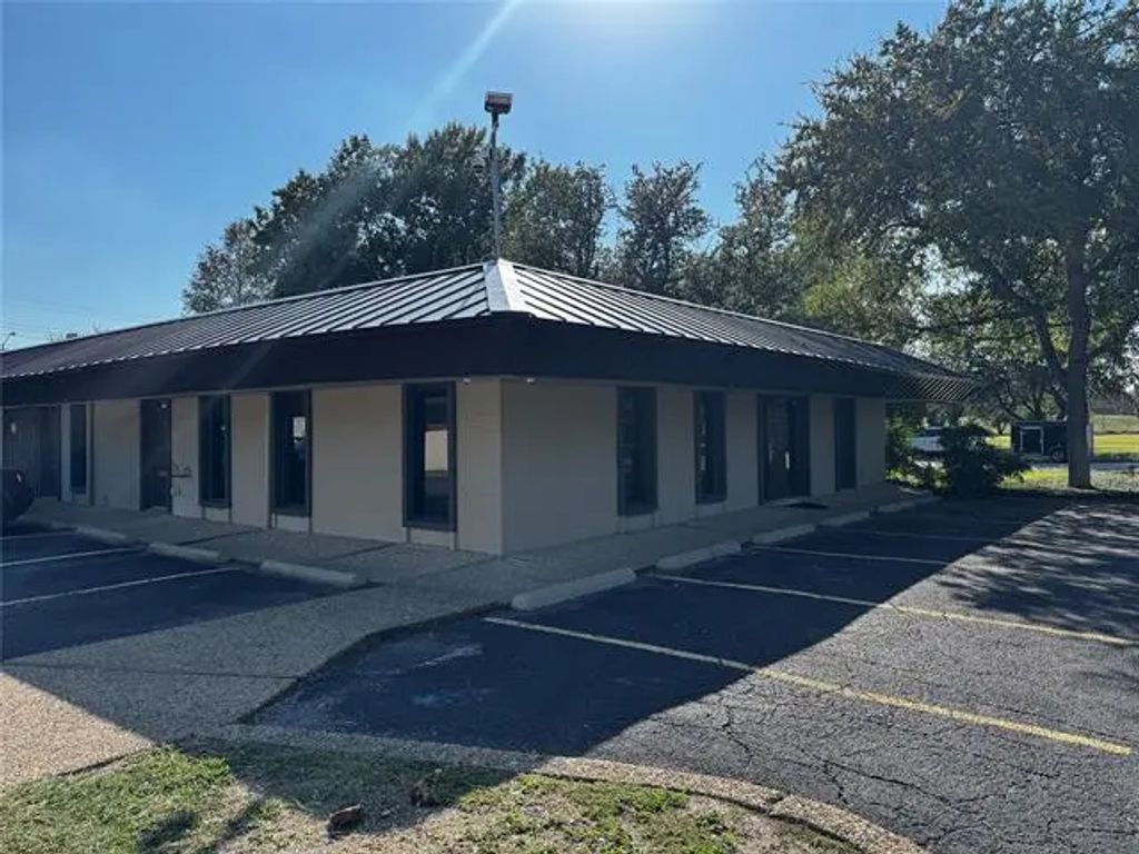 100 N Cottonwood Drive 108, Richardson