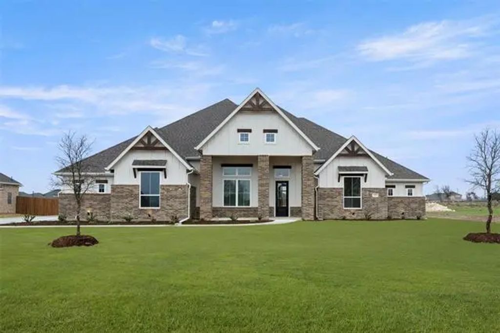 123 Hollingsworth Lane, Oak Leaf